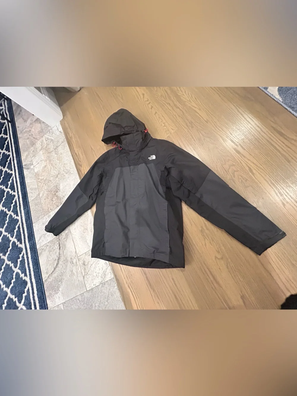 The North Face HyVent Men’s Medium Black Dark Gray Hooded Waterproof Jacket